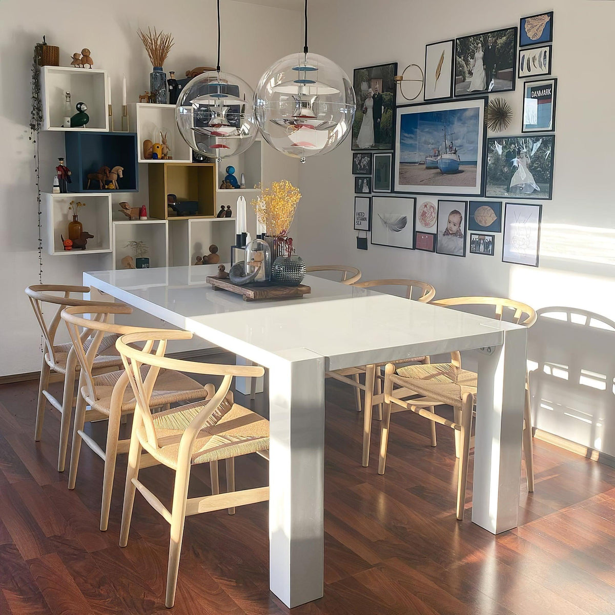 Lampă suspendată geometrică modernă futuristă cu straturi flotante, abajur sferic transparent