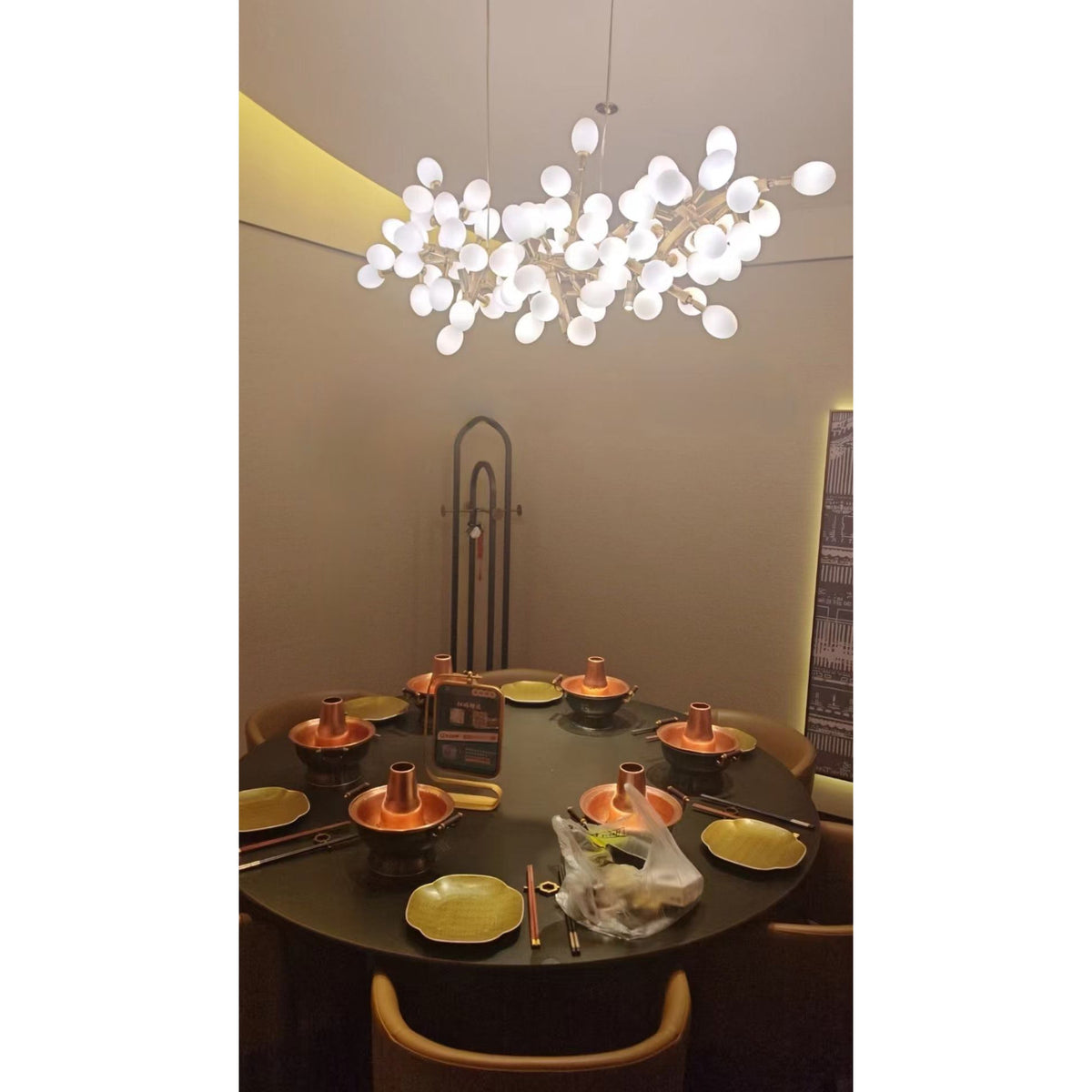 Lioraaria candelabru din sticlă