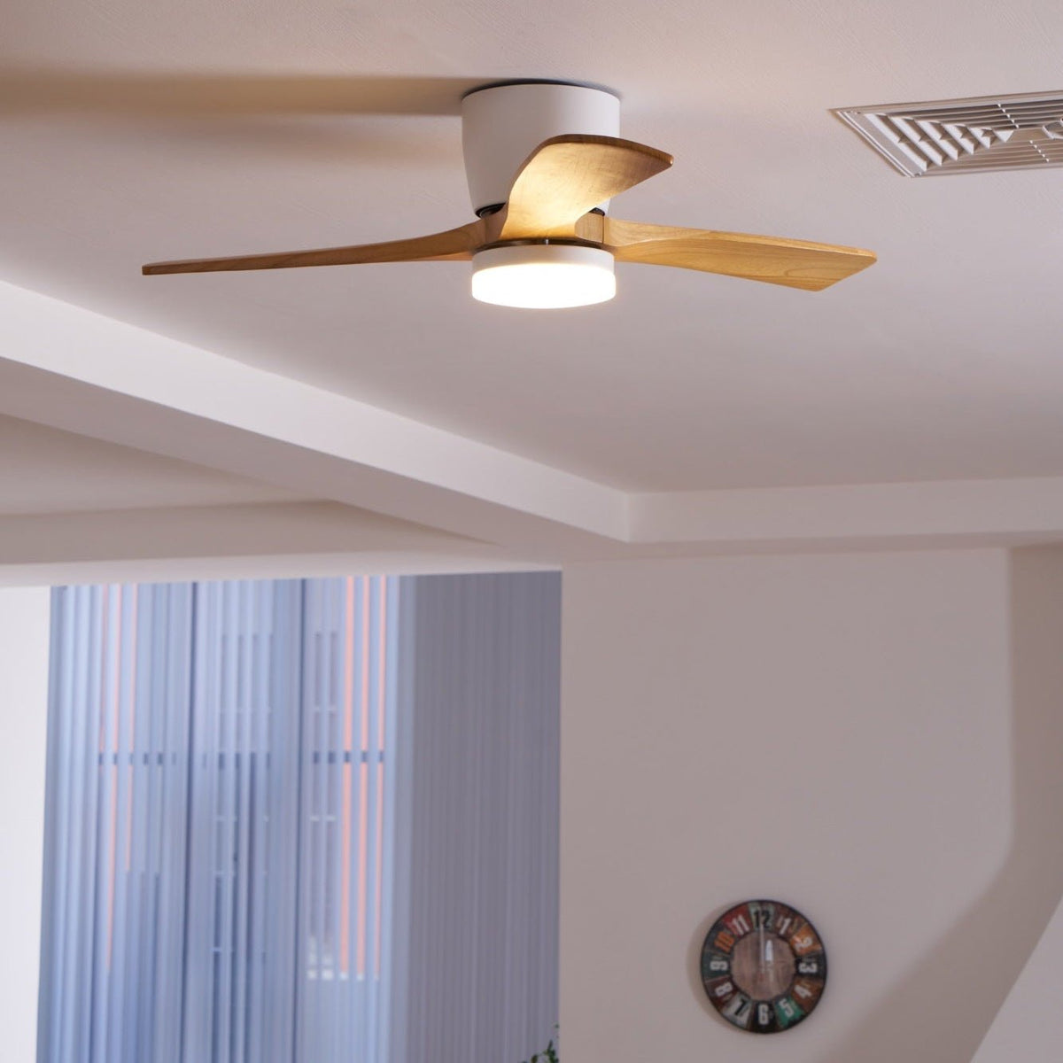 Miroise ventilator de tavan cu lumină
