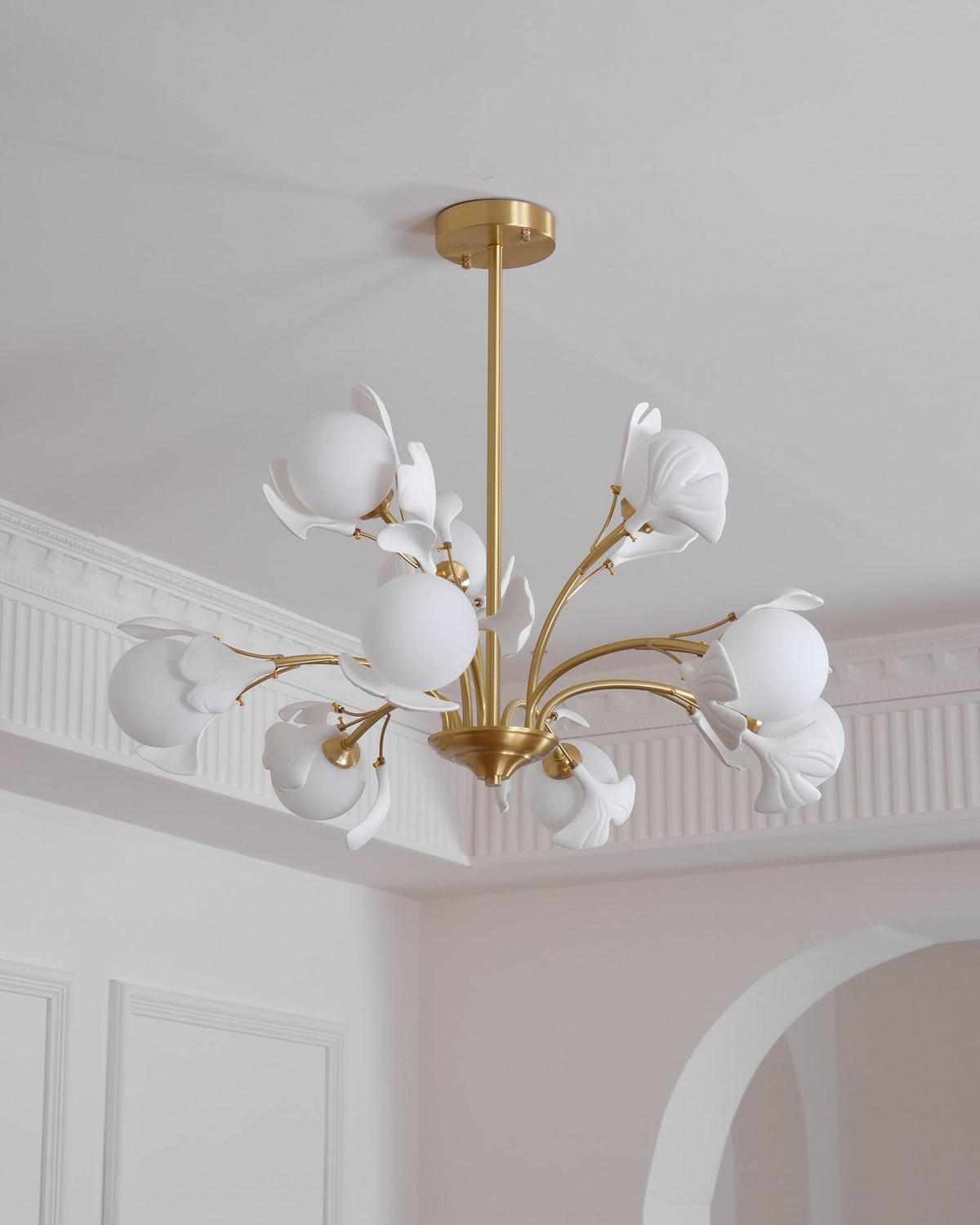 Ginkgo candelabru  cu globuri din sticlă mată