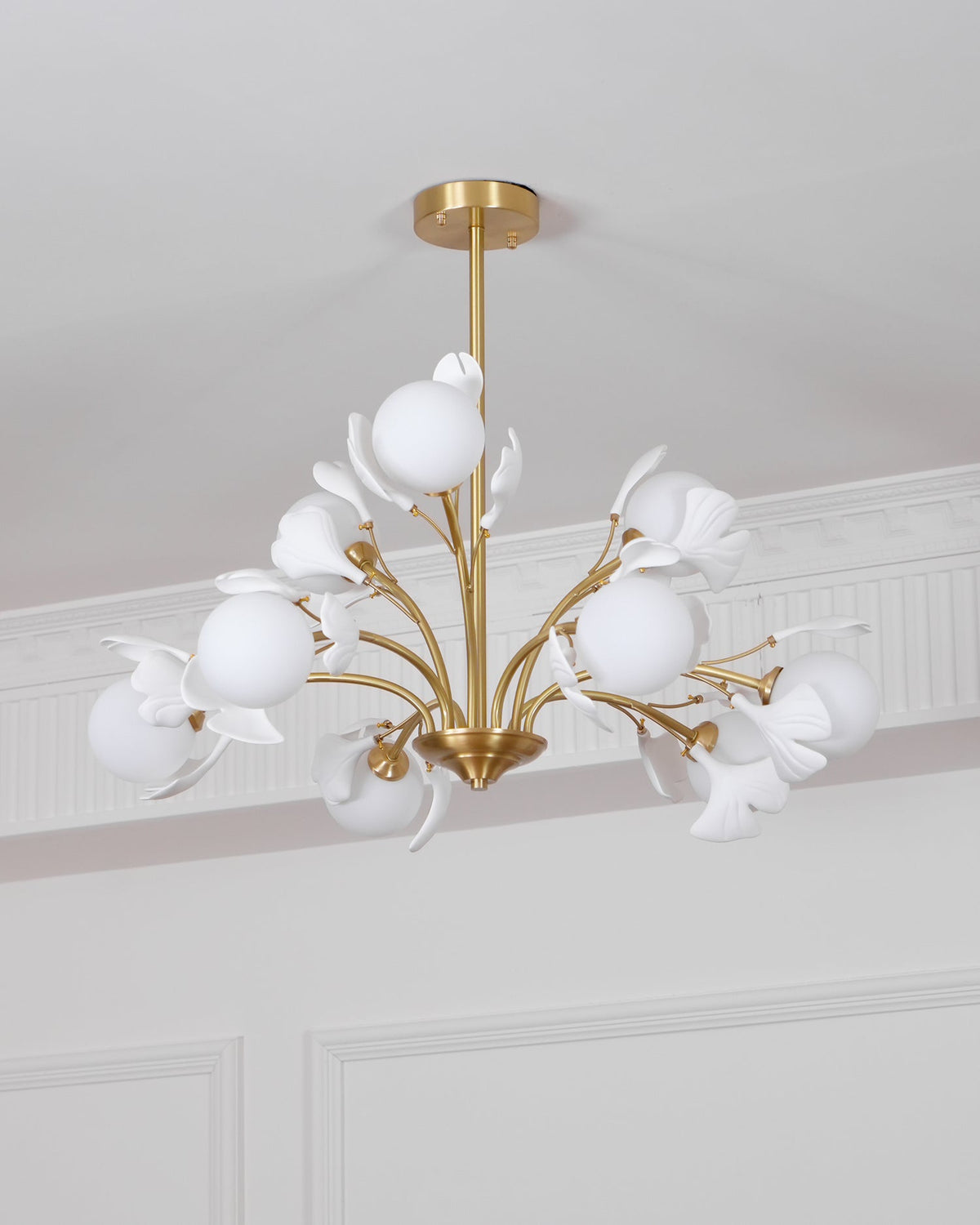 Ginkgo candelabru  cu globuri din sticlă mată