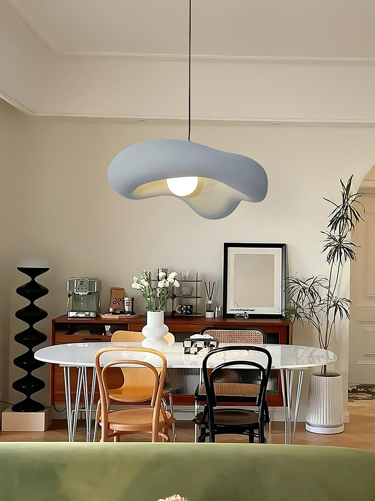 Lampă suspendată din rășină în formă organică pentru interioare moderne Natural