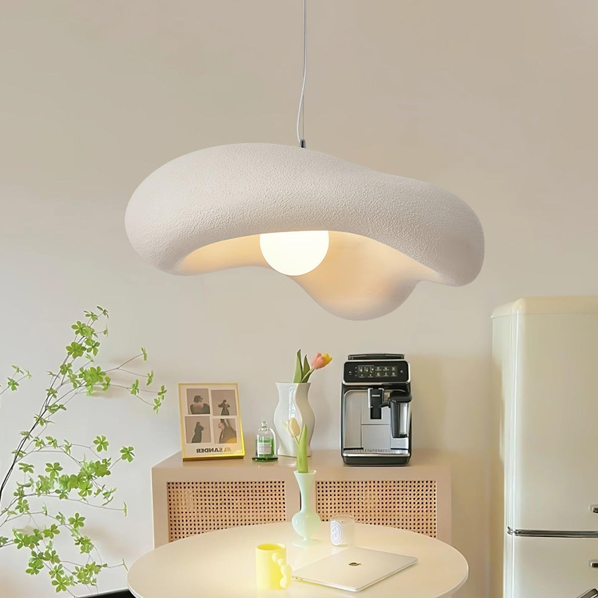 Lampă suspendată din rășină în formă organică pentru interioare moderne Natural