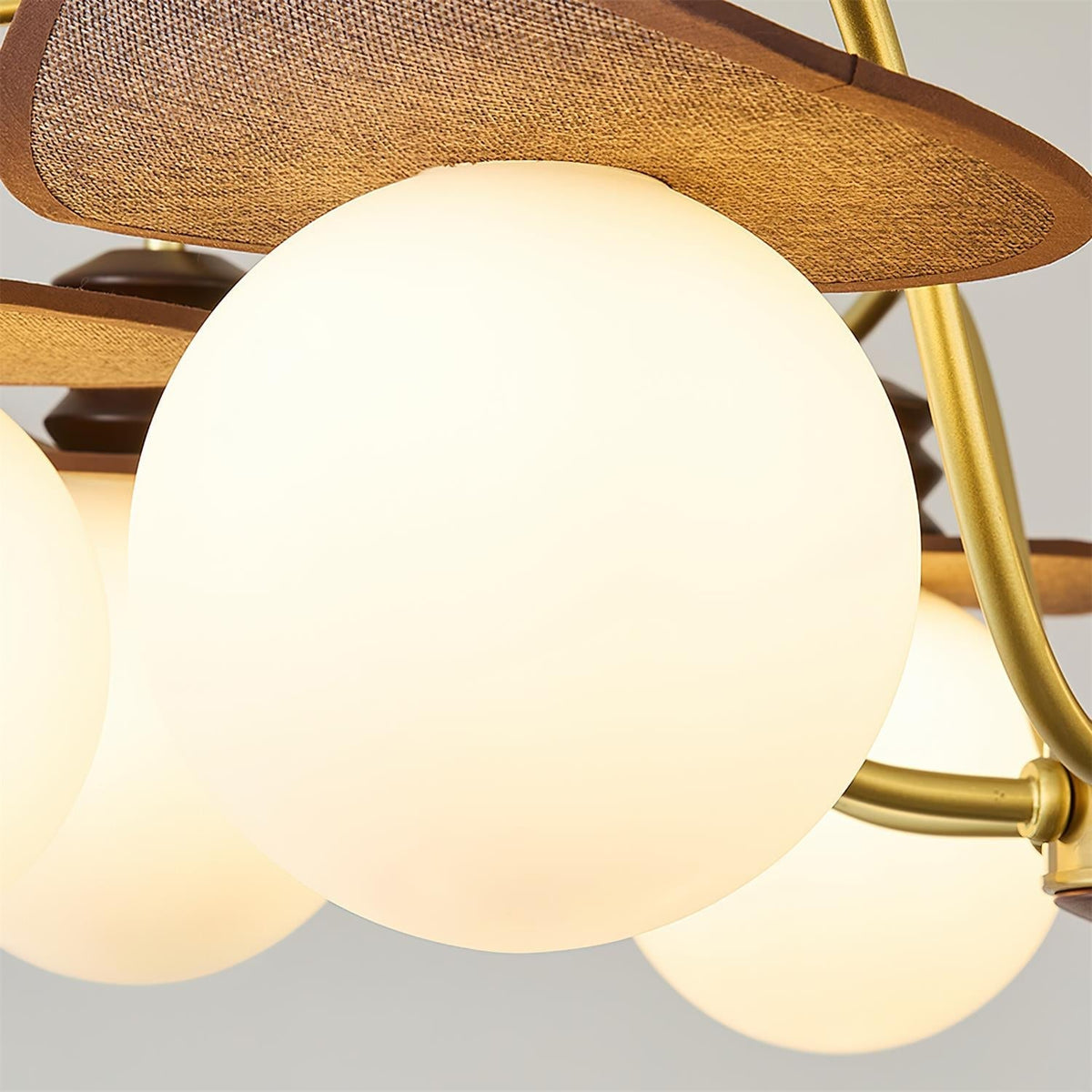 Candelabru glob din lemn