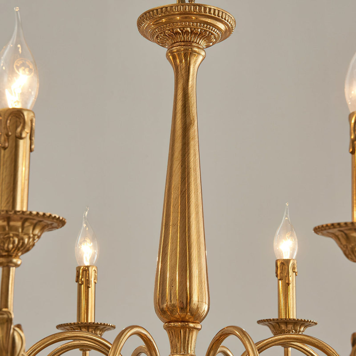 Casivissa candelabru din alamă