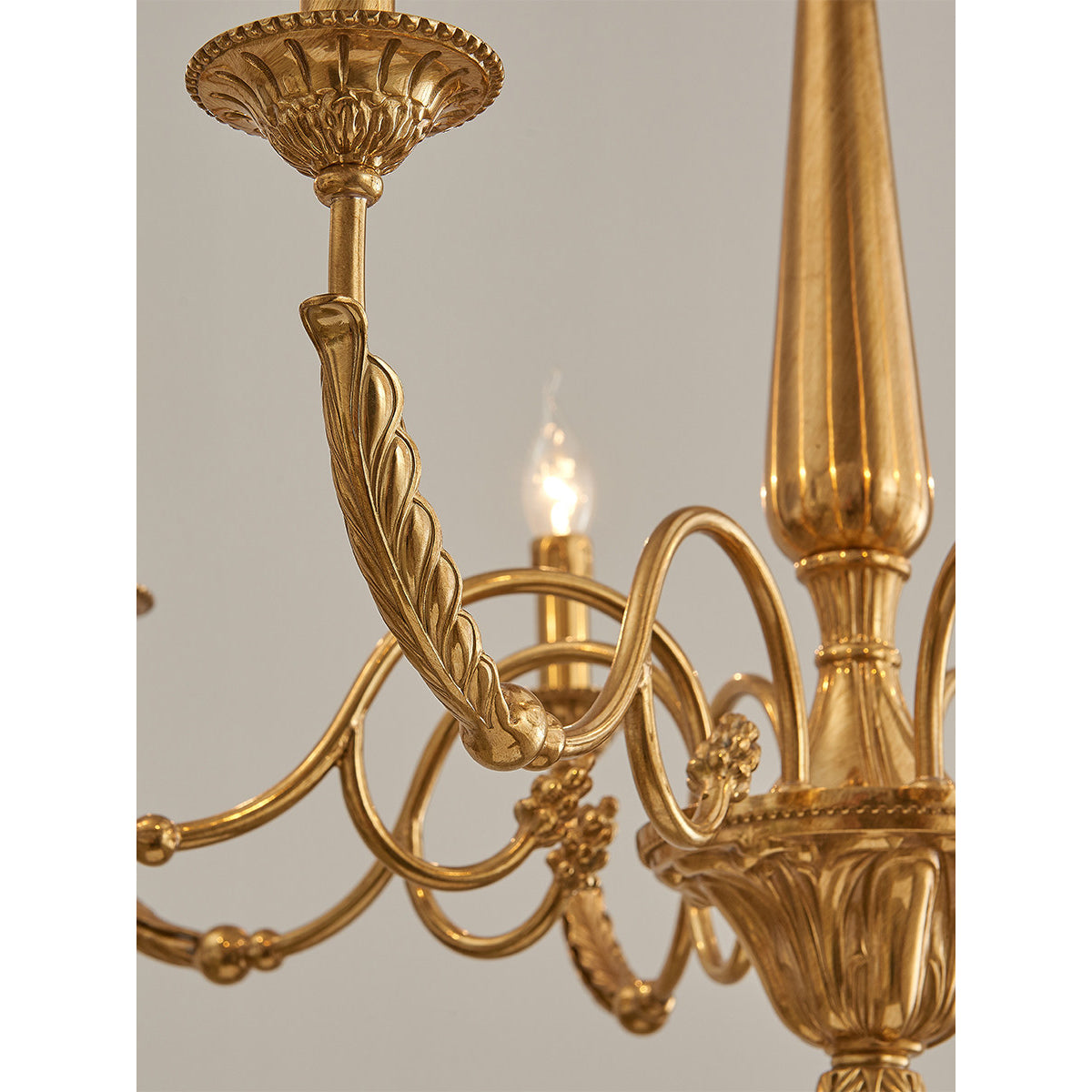 Casivissa candelabru din alamă