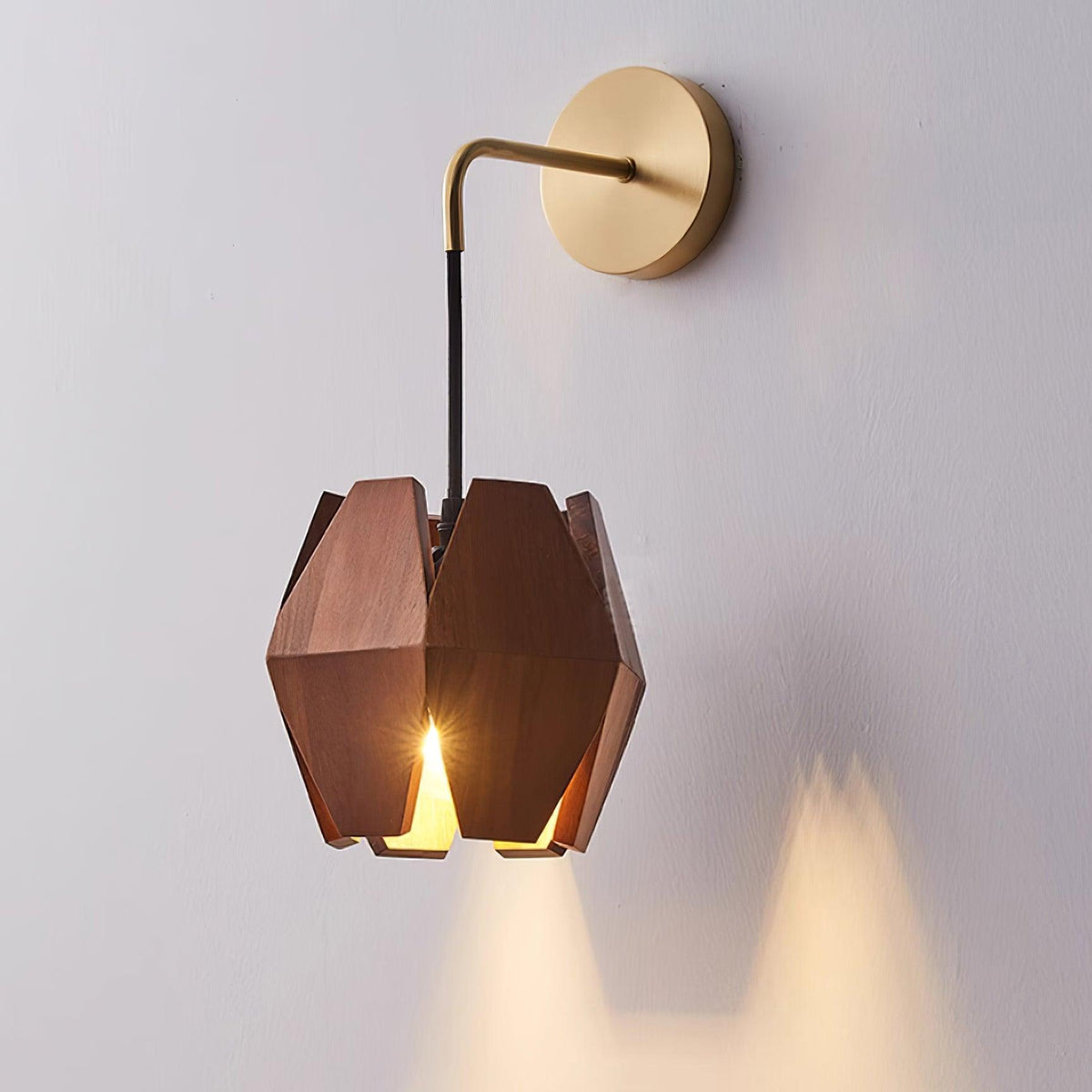 Aplică de perete Geometrică din lemn cu abajur, lumină caldă, design minimalist nordic