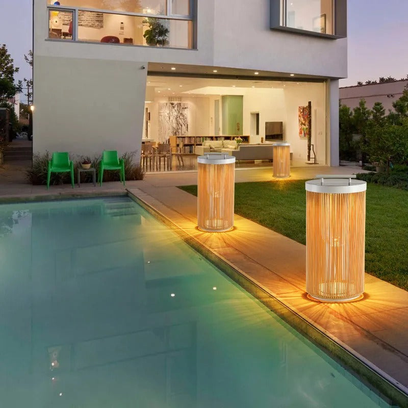 Ray Retro metal/ratan lampadar, Conexiune electrică fixă/Solar/LED, exterior